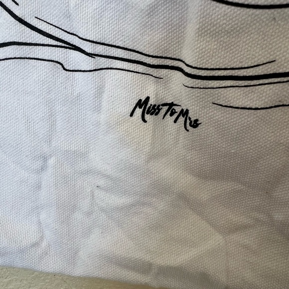 Miss to Mrs | Honeymoon Vibes Canvas Beach Bag - Picture 4 of 12